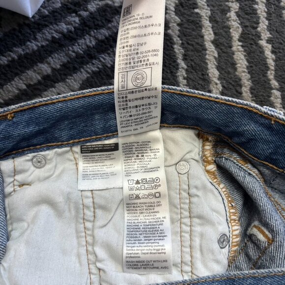 NWOT Levi's Women's 501 Original Straight Leg High Rise Jeans 29x32 - Picture 8 of 14